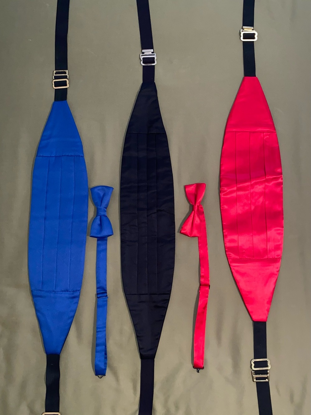 Silk Cummerbund and Bow Tie Set-Blue, Black, Red.Completely adjustable size.